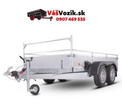 Prívesný vozík-brzdený-dvojnápravový brzdený prívesný vozík valníkový-preglejkové bočnice-AGADOS-kolesa vedľa ložnej plochy-sklápateľné odoberateľne čelo-držiak s oporným kolesom-zakladacie kliny-
